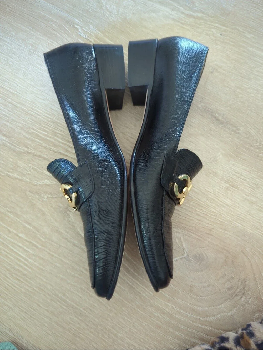 Salvatore Ferragamo Gancini Loafers Shoes Womens Black Lizard Embossed 8.52A